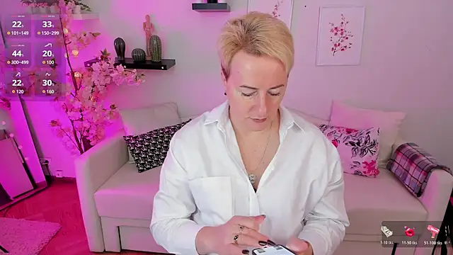 Snapshot of Nika_Smit chatting on October 2025 05:19:01 AM Nika Smit online show from October 2025 05:19:01 AM