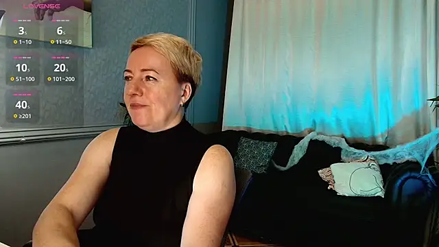 Snapshot of Nika_Smit chatting on November 2025 05:54:01 AM Nika Smit online show from November 2025 05:54:01 AM