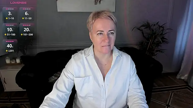 Snapshot of Nika_Smit chatting on November 2025 10:03:02 AM Nika Smit online show from November 2025 10:03:02 AM