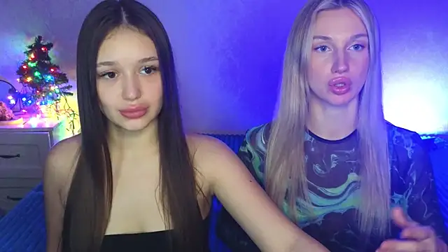 Snapshot of Megan_Kira chatting on December 2024 01:12:01 PM Megan Kira online show from December 2024 01:12:01 PM