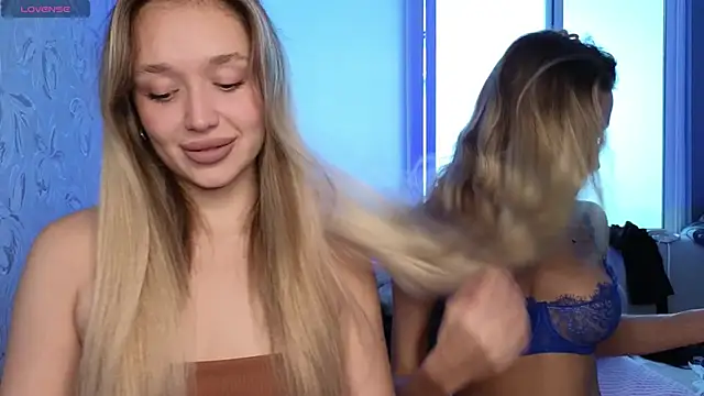 Snapshot of Megan_Kira chatting on November 2025 07:30:02 AM Megan Kira online show from November 2025 07:30:02 AM