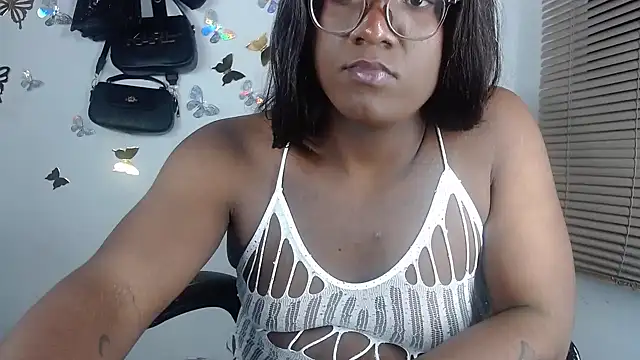 Snapshot of bigcrisblack chatting on October 2025 09:00:01 AM bigcrisblack online show from October 2025 09:00:01 AM