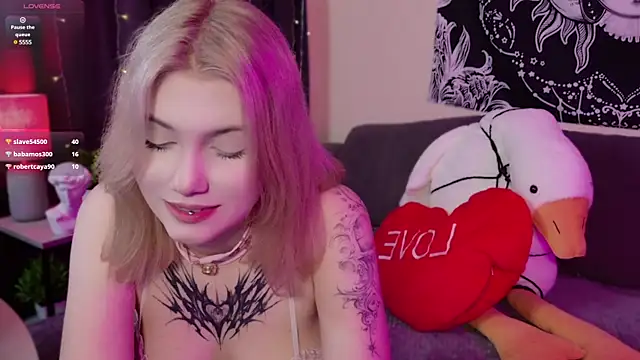 HellenHornny online show from February 2025 12:26:02 PM