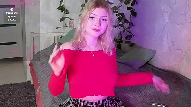 HellenHornny online show from September 2025 03:12:02 PM