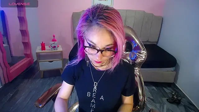 abril ch  online show from November 2025 10:49:01 AM