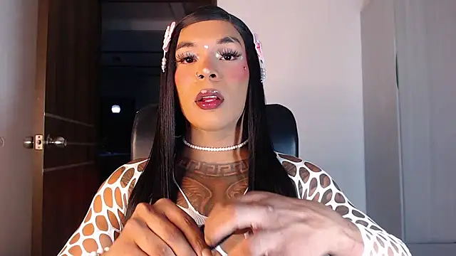 Snapshot of mistressbigcock777 chatting on October 2025 04:26:01 AM mistressbigcock777 online show from October 2025 04:26:01 AM