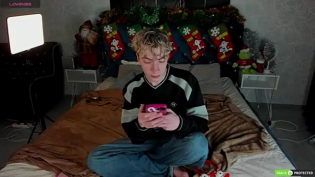 TrevorBenson online show from December 2025 03:35:01 AM