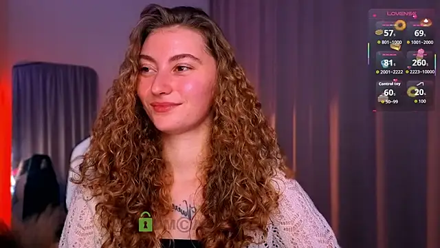 Snapshot of lady_curls chatting on October 2025 09:56:01 PM lady curls online show from October 2025 09:56:01 PM