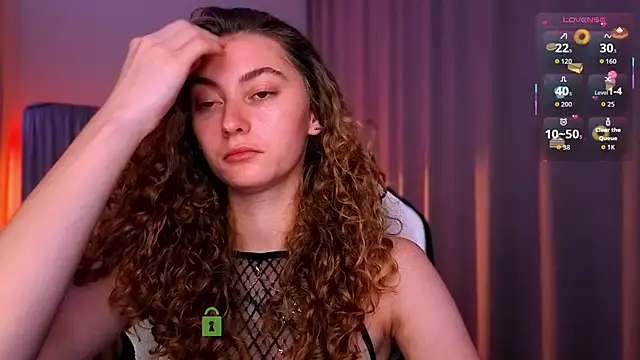 Snapshot of lady_curls chatting on October 2025 09:57:02 PM lady curls online show from October 2025 09:57:02 PM