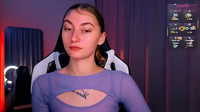 Snapshot of lady_curls chatting on October 2025 10:12:02 PM lady curls online show from October 2025 10:12:02 PM