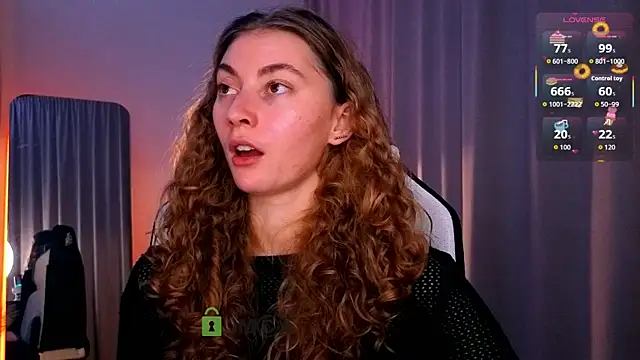 Snapshot of lady_curls chatting on November 2025 11:03:01 PM lady curls online show from November 2025 11:03:01 PM