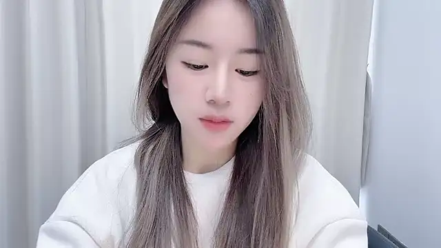 chloe-01 online show from December 2024 04:42:02 AM