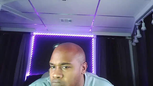 Snapshot of Dcrush17 chatting on December 2024 11:58:01 PM Dcrush17 online show from December 2024 11:58:01 PM