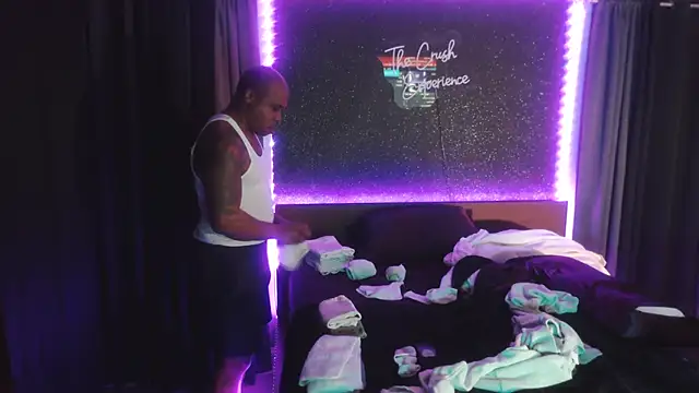 Snapshot of Dcrush17 chatting on March 2025 05:03:01 AM Dcrush17 online show from March 2025 05:03:01 AM