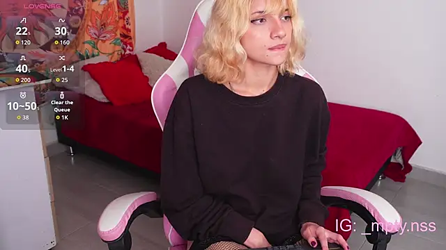 HiScarlett online show from September 2025 12:30:01 PM