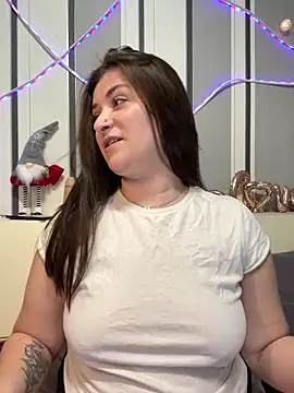 Jadelli online show from February 2025 07:49:01 PM