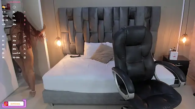 Lorena Vieira  online show from March 2025 08:12:01 PM