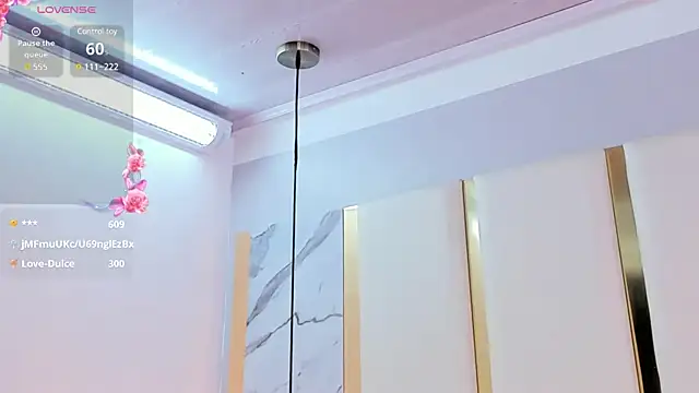 Snapshot of SalommeFlores chatting on February 2025 06:35:01 AM SalommeFlores online show from February 2025 06:35:01 AM