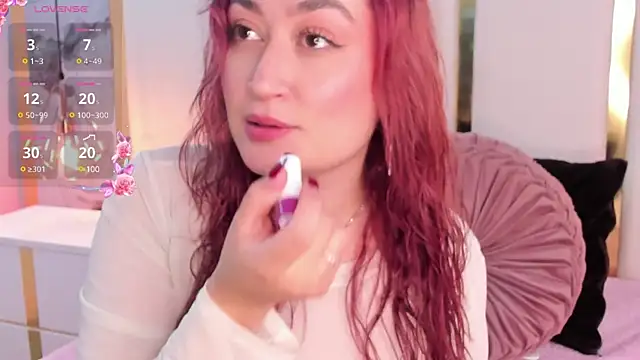 Snapshot of SalommeFlores chatting on February 2025 12:09:01 AM SalommeFlores online show from February 2025 12:09:01 AM