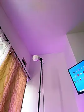 HannaSmiith online show from October 2025 01:20:02 PM