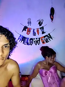 Snapshot of CasalAkira chatting on October 2025 01:35:01 AM CasalAkira online show from October 2025 01:35:01 AM