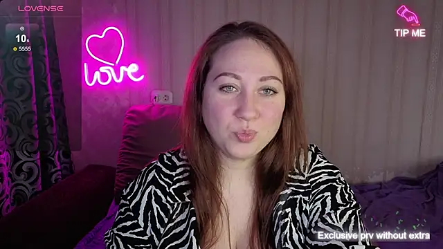 KellyCrystall online show from November 2025 04:23:02 AM