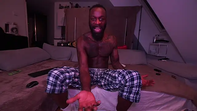 MacTroy online show from January 2025 04:16:02 PM