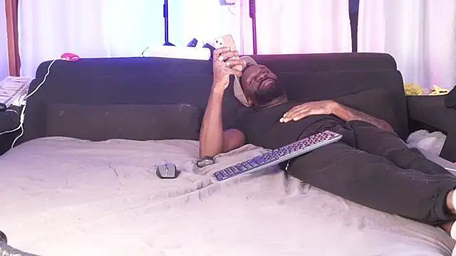 MacTroy online show from October 2025 04:27:01 PM