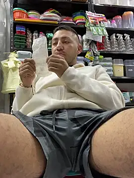 Snapshot of JuanZapata33 chatting on October 2025 10:19:01 PM JuanZapata33 online show from October 2025 10:19:01 PM