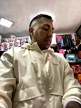 Snapshot of JuanZapata33 chatting on October 2025 07:13:01 PM JuanZapata33 online show from October 2025 07:13:01 PM