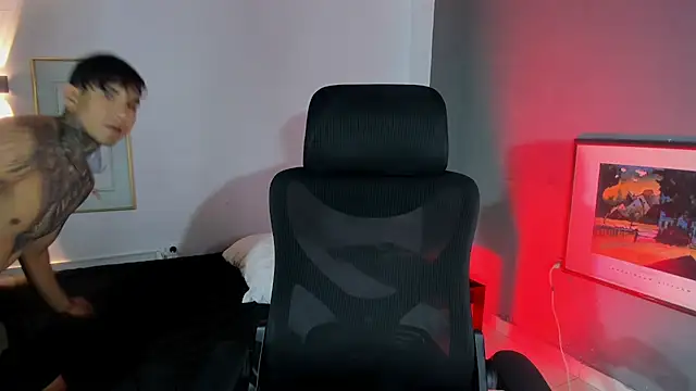 Snapshot of Travistanner_28 chatting on November 2025 02:12:02 AM Travistanner 28 online show from November 2025 02:12:02 AM