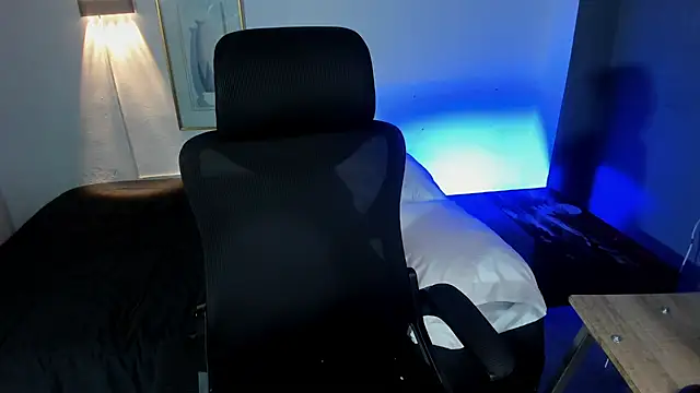 Snapshot of Travistanner_28 chatting on November 2025 06:27:01 AM Travistanner 28 online show from November 2025 06:27:01 AM