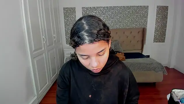 Mayaa ross online show from October 2025 02:17:01 AM