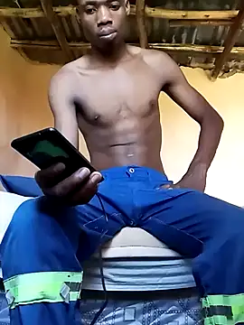 Snapshot of BIGBLACKCOOCK24- chatting on March 2025 11:07:01 AM BIGBLACKCOOCK24- online show from March 2025 11:07:01 AM