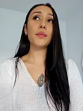 Snapshot of Selena_blake chatting on January 2025 10:02:01 PM Selena blake online show from January 2025 10:02:01 PM