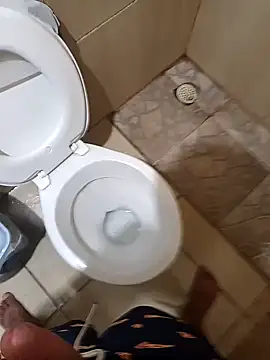 Snapshot of 1995eduardo chatting on February 2025 11:38:02 PM 1995eduardo online show from February 2025 11:38:02 PM