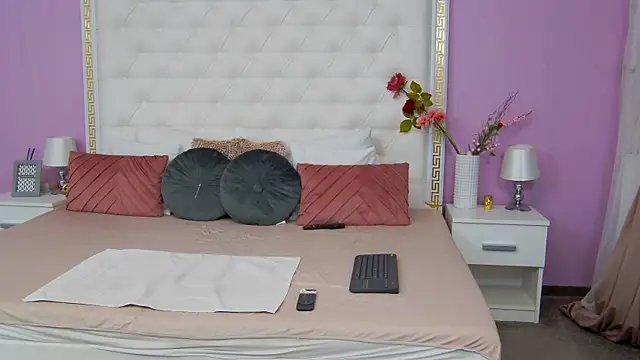 Lenna Paul online show from February 2025 02:17:02 AM