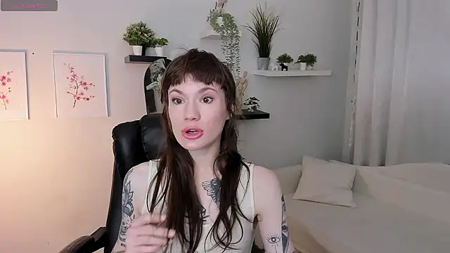 Snapshot of Fog_Foggy_Love chatting on December 2024 06:59:02 AM Fog Foggy Love online show from December 2024 06:59:02 AM