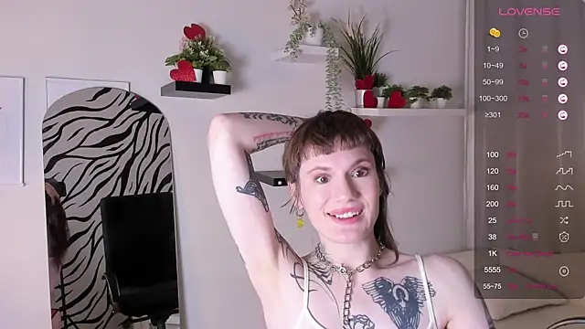 Snapshot of Fog_Foggy_Love chatting on February 2025 12:32:01 AM Fog Foggy Love online show from February 2025 12:32:01 AM