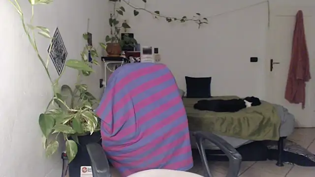 Snapshot of kinkyspirali chatting on October 2025 08:31:02 PM kinkyspirali online show from October 2025 08:31:02 PM