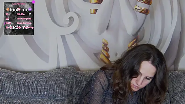 hailey peach online show from February 2025 06:05:02 PM
