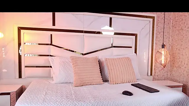 sophie 1 online show from November 2025 03:06:02 AM