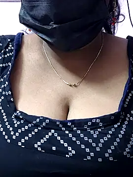 Snapshot of mallu-sumi chatting on November 2025 07:12:02 PM mallu-sumi online show from November 2025 07:12:02 PM