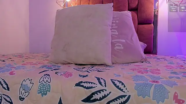 kristakinnky online show from October 2025 01:42:02 PM