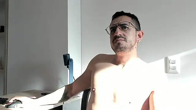 Snapshot of pablo-rincon95 chatting on December 2024 12:23:02 PM pablo-rincon95 online show from December 2024 12:23:02 PM