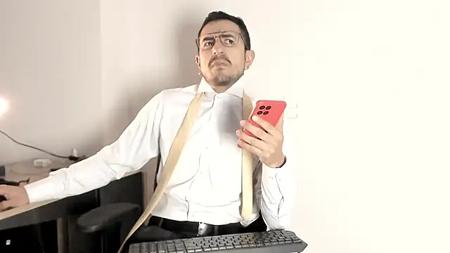 Snapshot of pablo-rincon95 chatting on January 2025 11:43:02 AM pablo-rincon95 online show from January 2025 11:43:02 AM