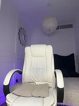 Snapshot of horny_blondiee chatting on October 2025 03:42:02 PM horny blondiee online show from October 2025 03:42:02 PM