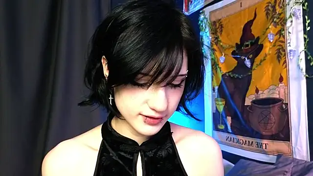 dark vamp  online show from December 2024 10:21:02 PM