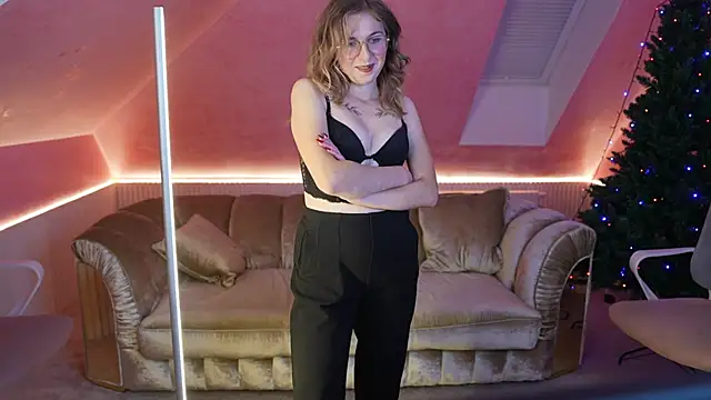 Snapshot of Inessa_Song chatting on December 2024 03:47:02 AM Inessa Song online show from December 2024 03:47:02 AM