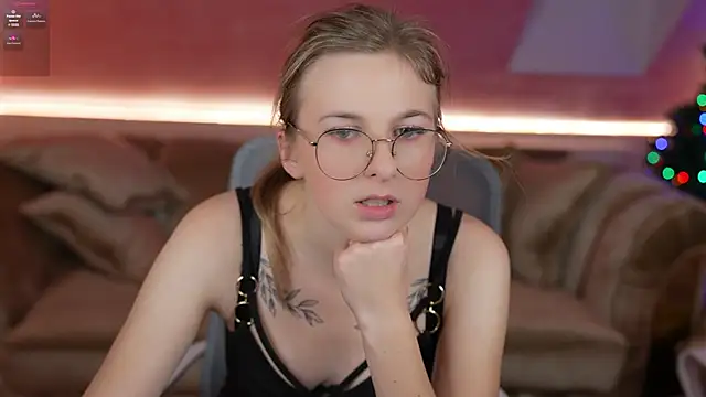 Snapshot of Inessa_Song chatting on January 2025 07:52:01 PM Inessa Song online show from January 2025 07:52:01 PM